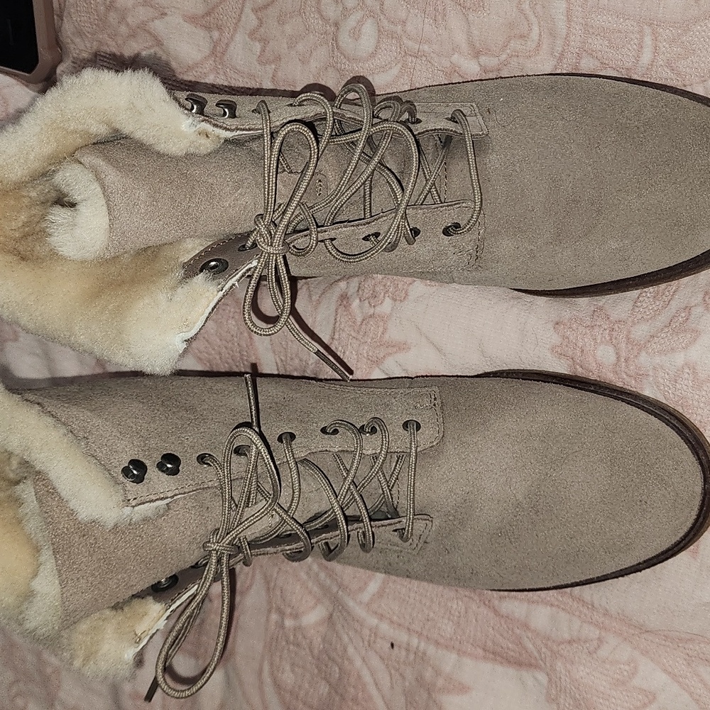 Clarks Fur Lined Tan Lace-Up Boots